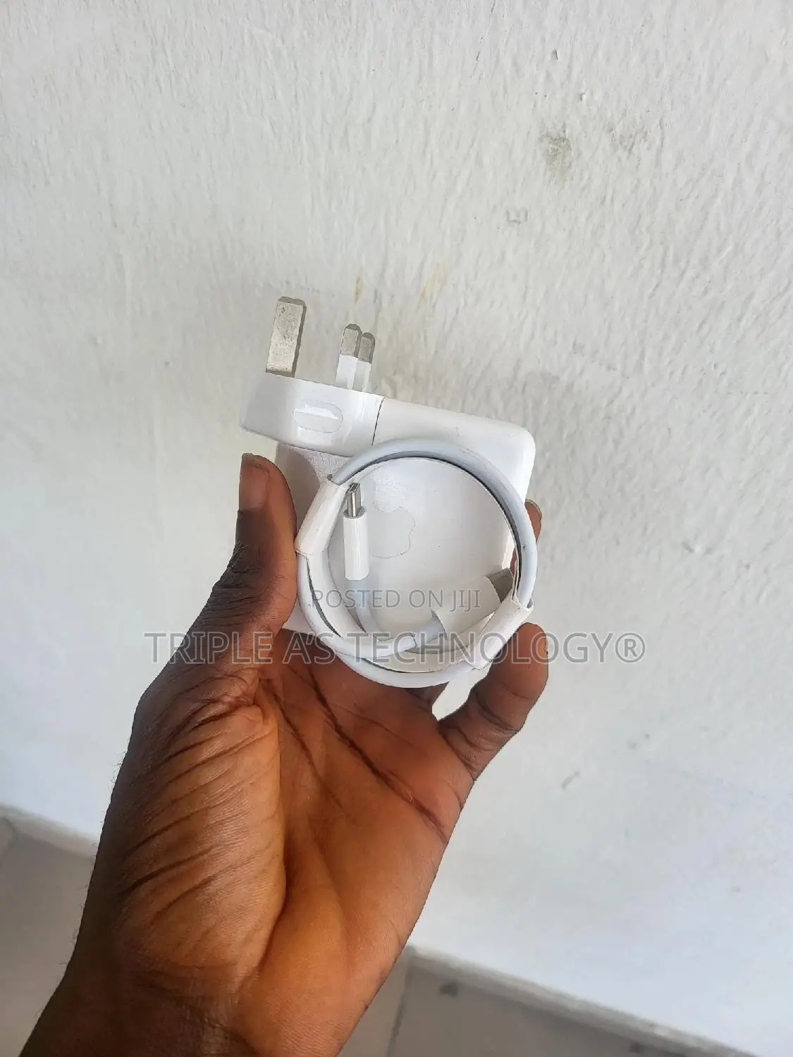 Original Apple Mnf72ll/a 61w Usb-C Power Adapter