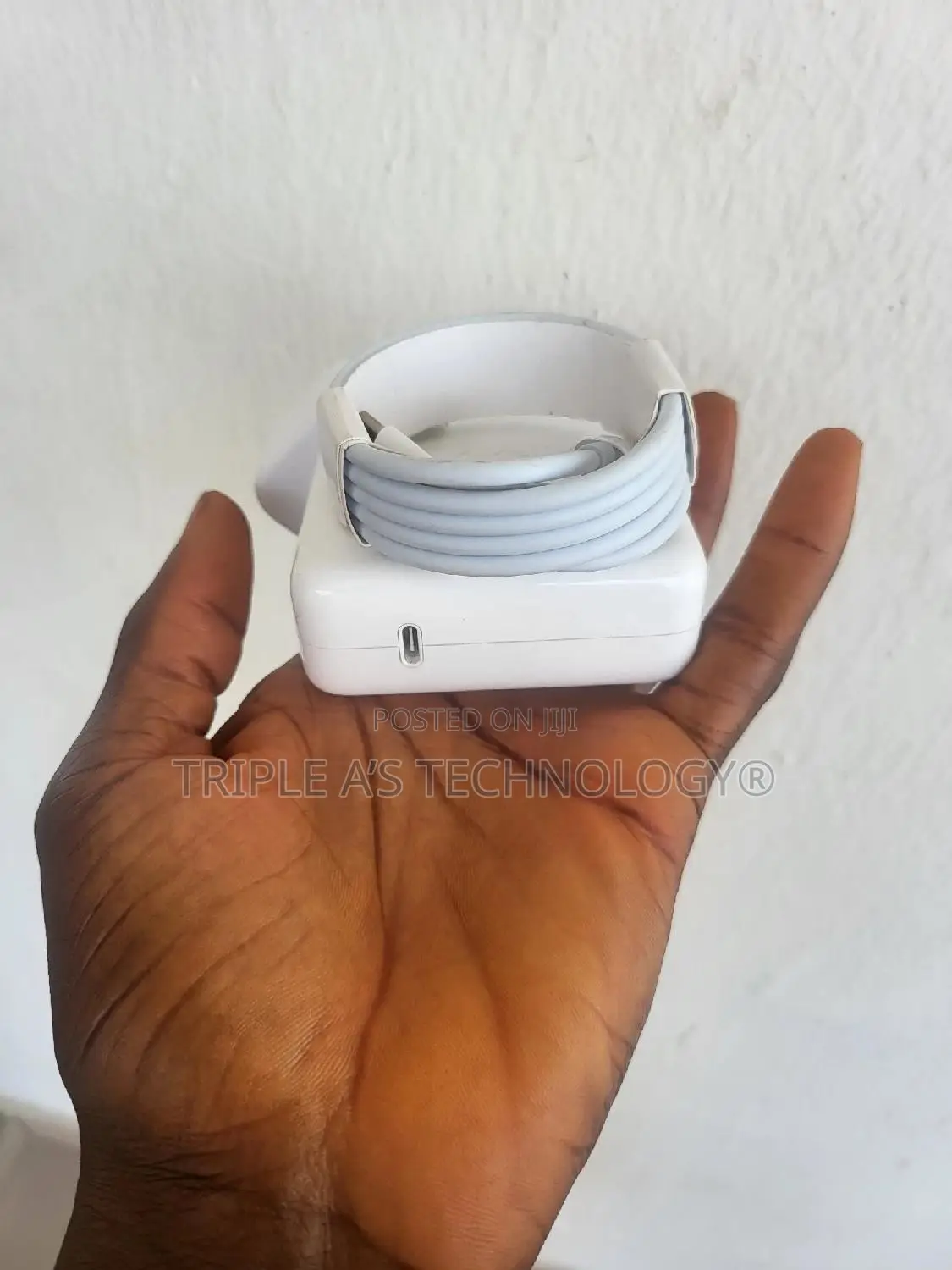 Original Apple Mnf72ll/a 61w Usb-C Power Adapter