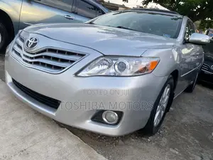 Toyota Camry 2011 Silver