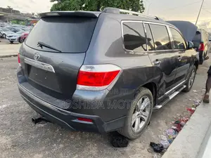 Toyota Highlander Limited 2012 Gray