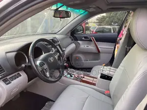 Toyota Highlander Limited 2012 Gray