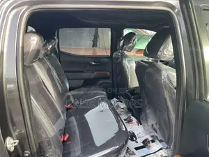 Toyota Tacoma 2018 Gray