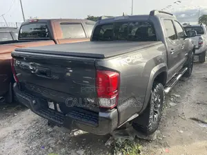 Toyota Tacoma 2018 Gray