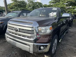 Toyota Tundra 2018 Brown