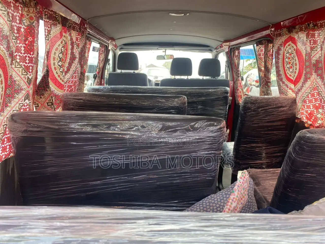 Toyota HiAce 2005 Red