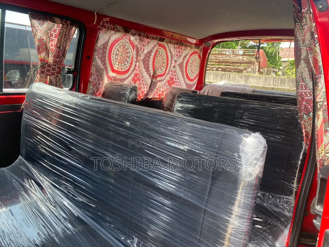 Toyota HiAce 2005 Red