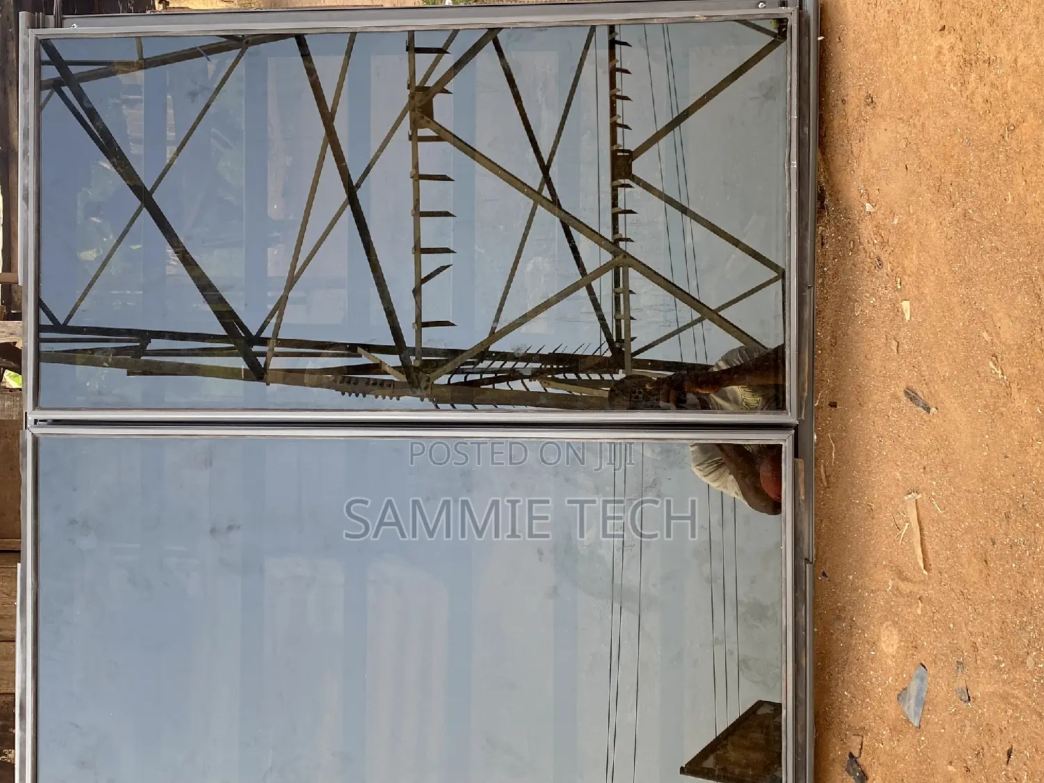 Frameless Window With Inner Bugularis and Inner Net
