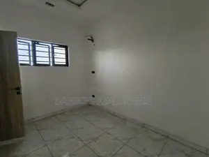 4bdrm Duplex in Chevron Drive for rent