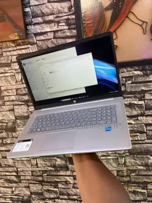 Laptop HP Pavilion 17 8GB Intel Core I3 SSD 256GB