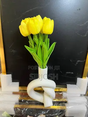 Knot Vace Decor