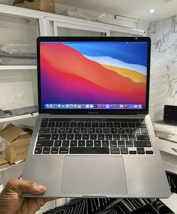 Apple MacBook Pro M1 2020 ディスプレイ故障 【公式通販】