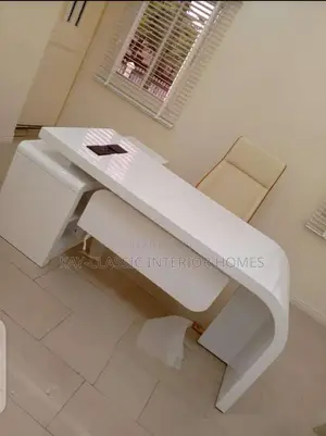 1.6mt White Executive Office Table