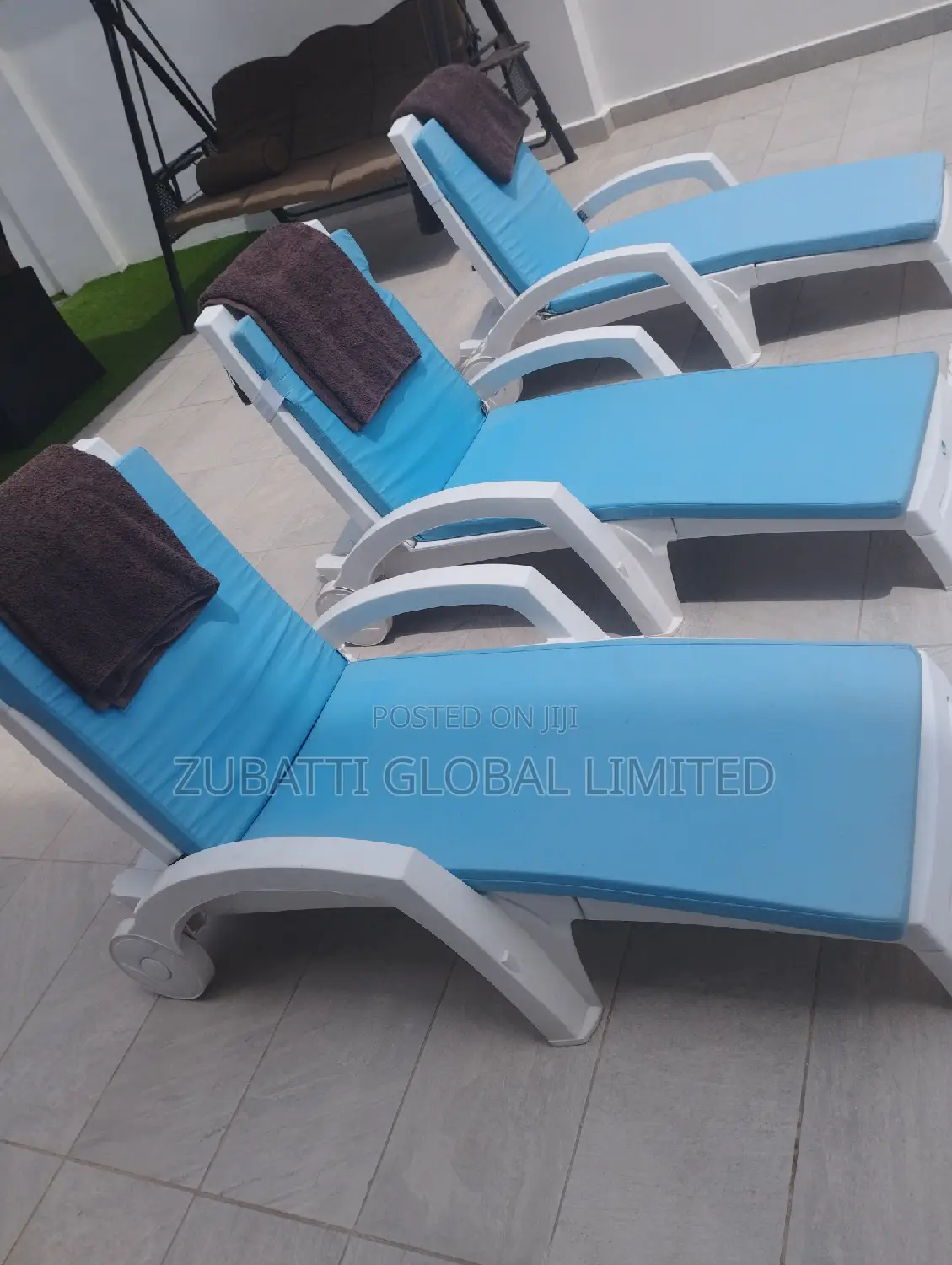 Foreign Pool Bed