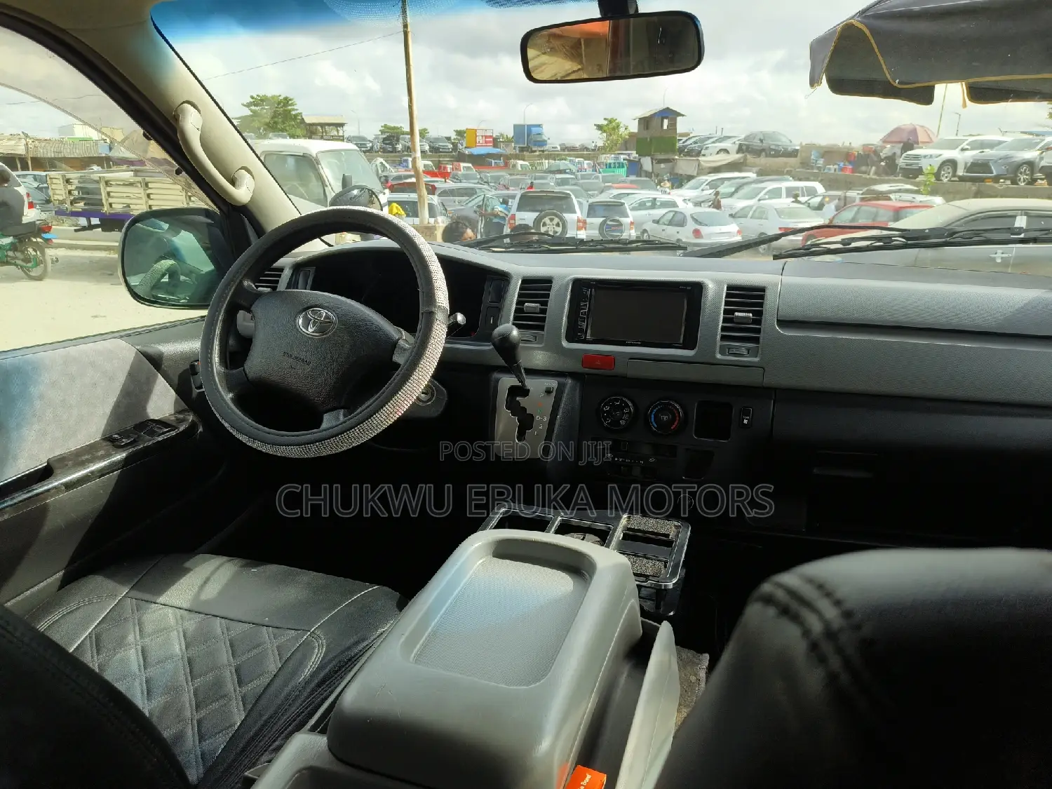 Toyota HiAce 2013 Black