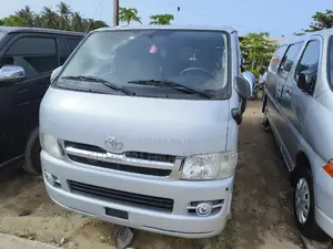 Toyota HiAce 2013 Silver