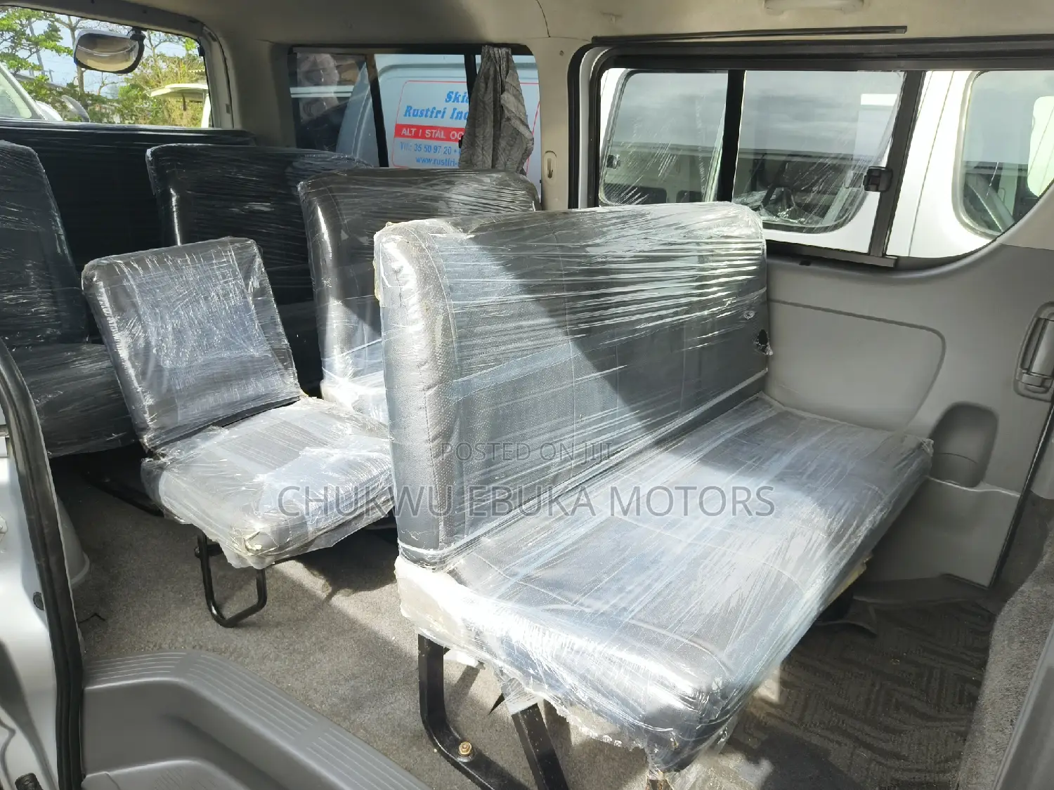 Toyota HiAce 2013 Silver