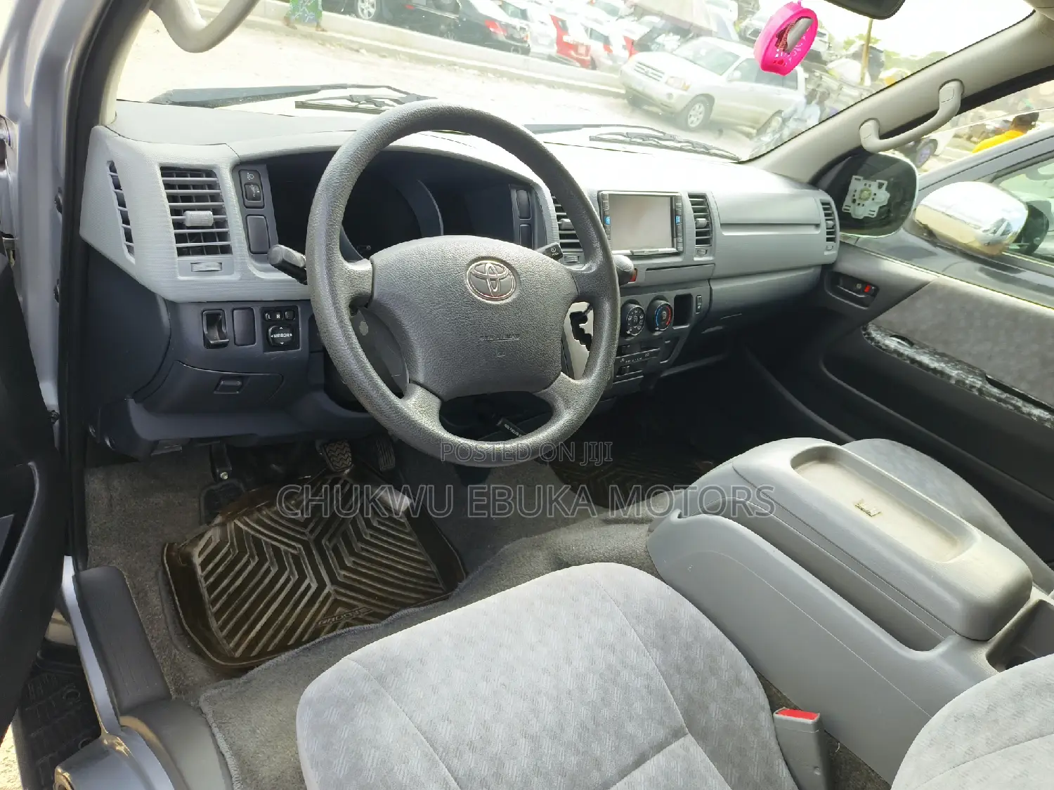 Toyota HiAce 2013 Silver