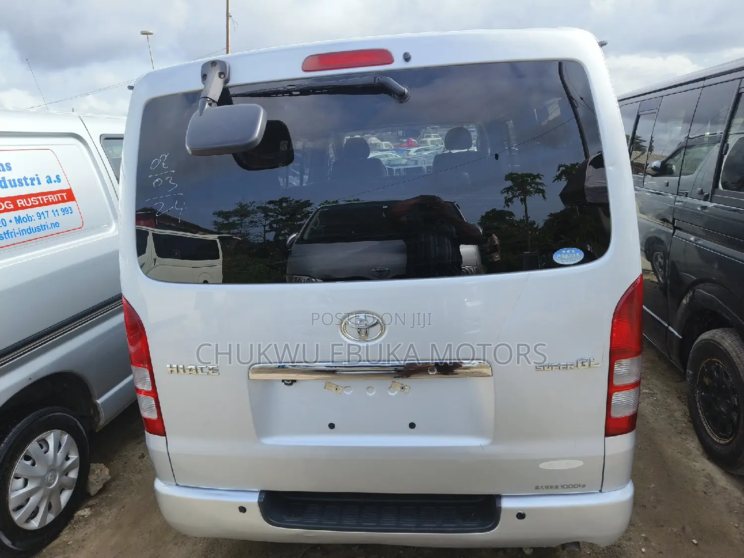 Toyota HiAce 2013 Silver