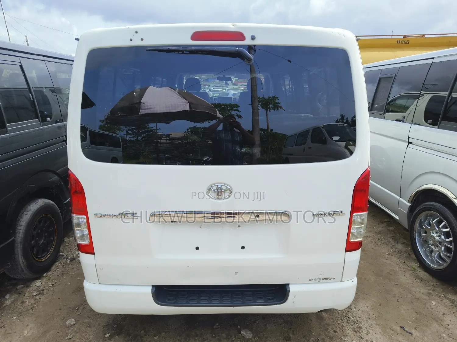 Toyota HiAce 2013 White