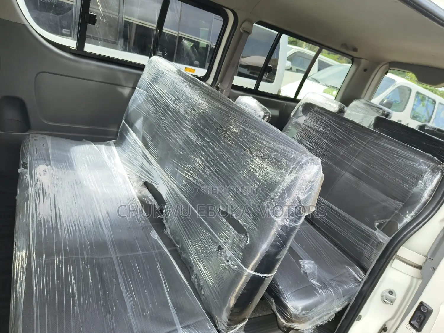 Toyota HiAce 2013 White