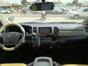 Toyota HiAce 2013 Silver