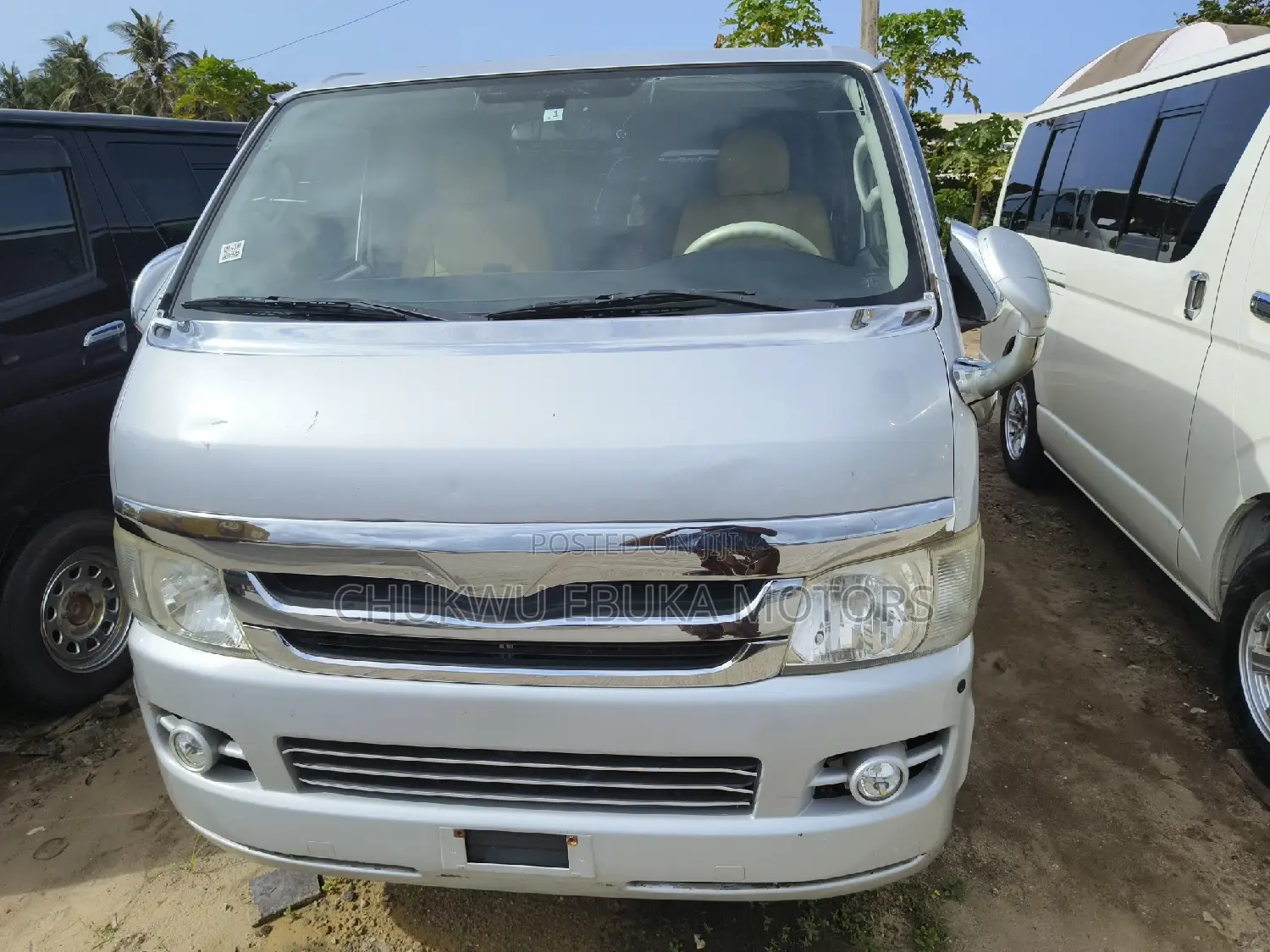 Toyota HiAce 2013 Silver