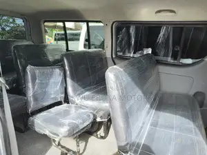 Toyota HiAce 2013 Silver