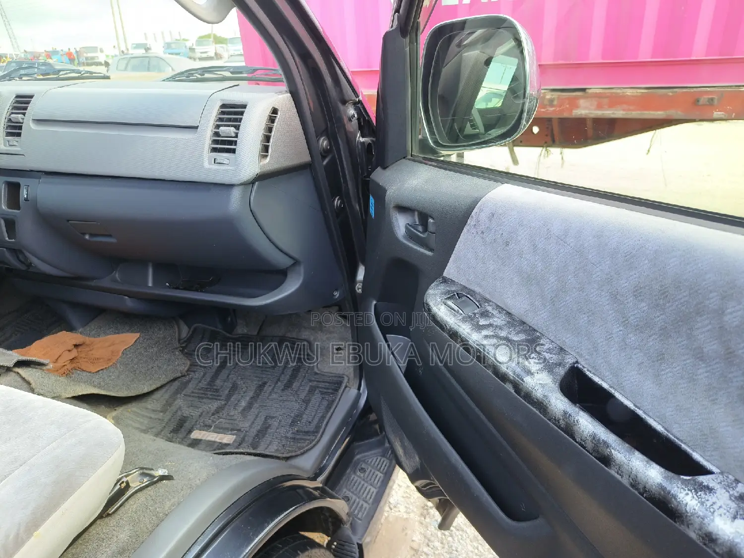 Toyota HiAce 2013 Grey