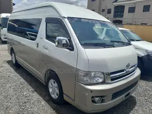 Toyota Quantum 2014 Silver