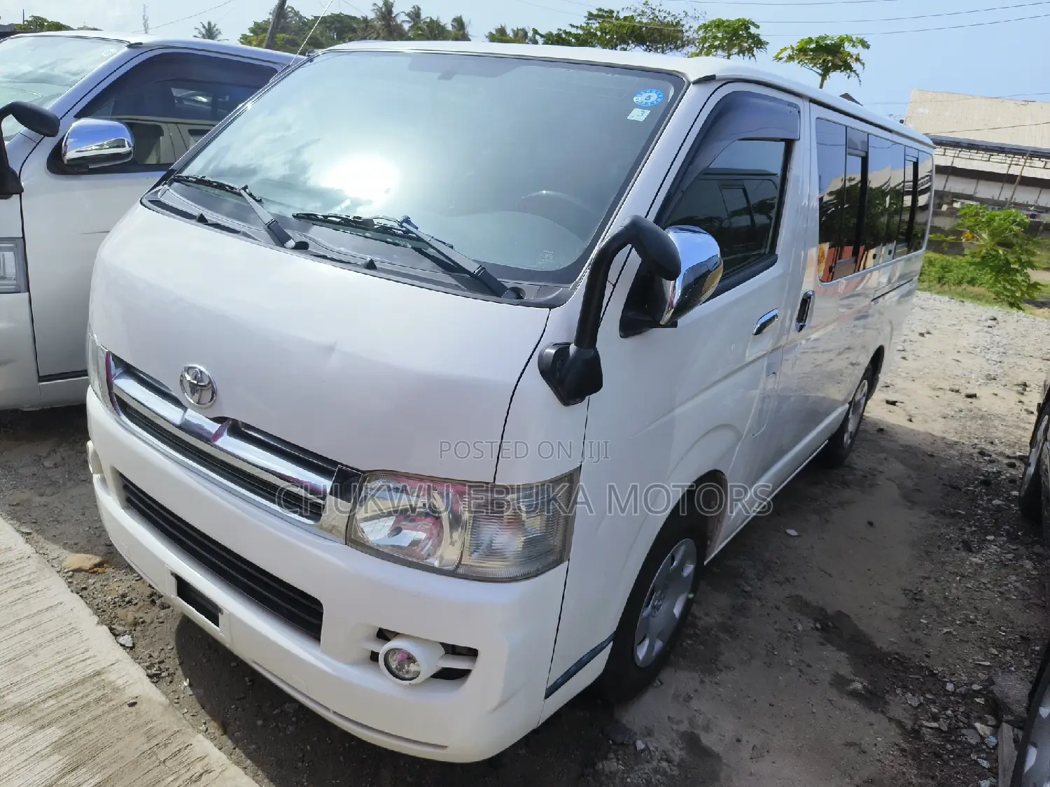 Toyota HiAce 2013 White