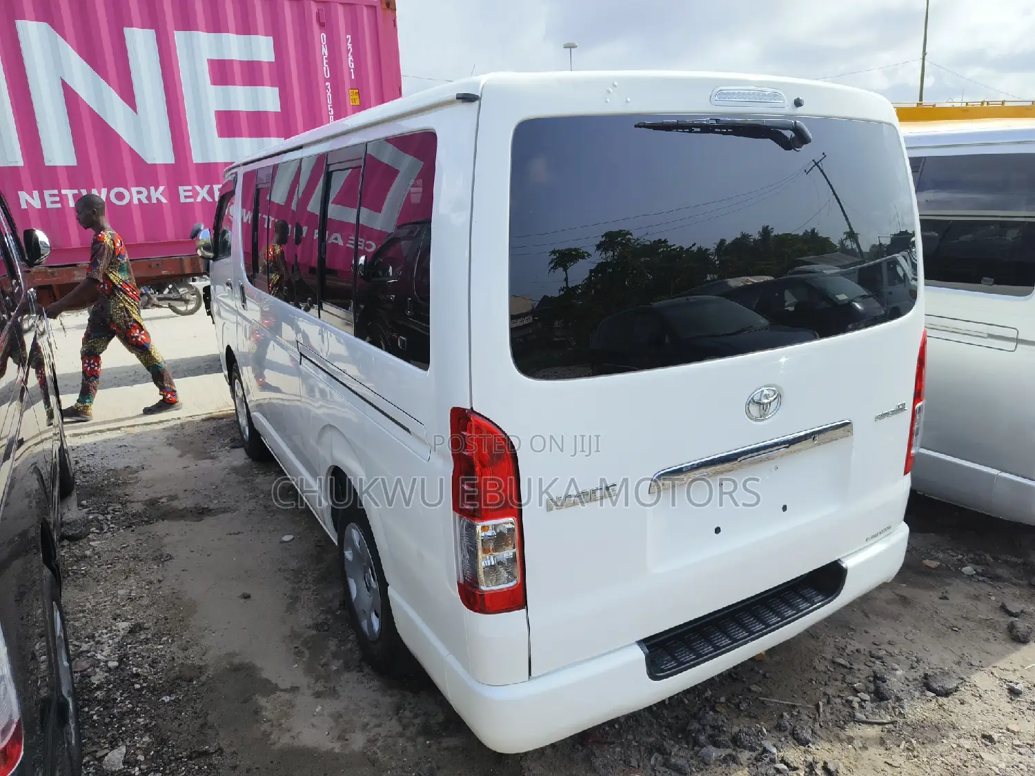 Toyota HiAce 2013 White