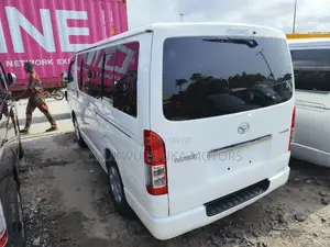 Toyota HiAce 2013 White