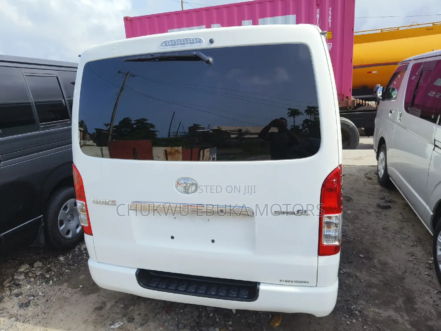 Toyota HiAce 2013 White