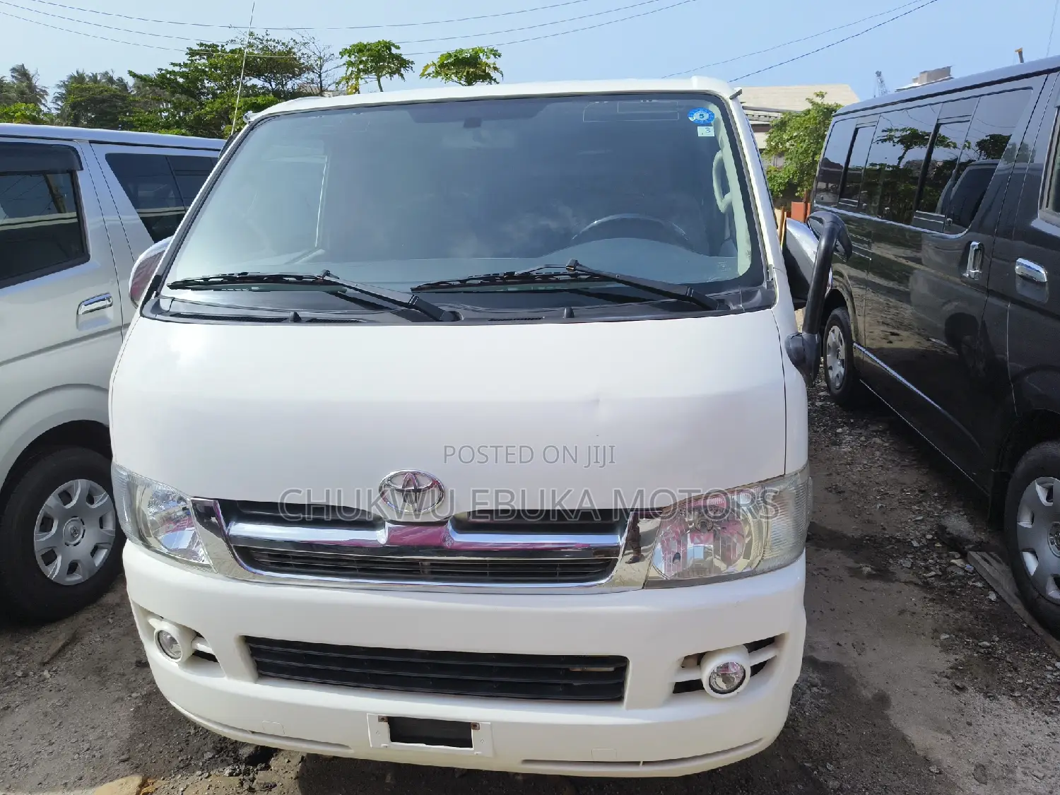 Toyota HiAce 2013 White