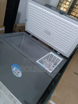 New, Durable Aeon 200L Chest Freezer