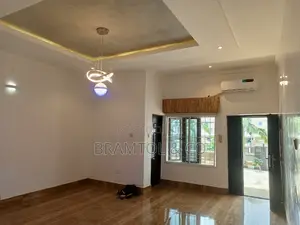 3bdrm Block of Flats in Wuye for rent