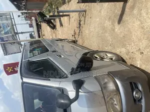 Toyota HiAce 2012 Silver