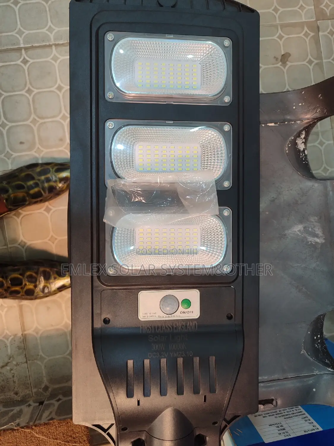 3 Eye Solar Light . 300watts 12hrs Duration Light