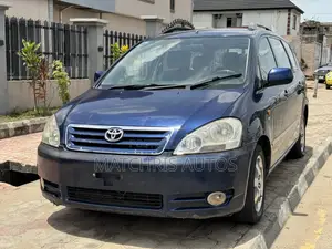 Toyota Avensis Verso 2.0 Petrol 2006 Blue