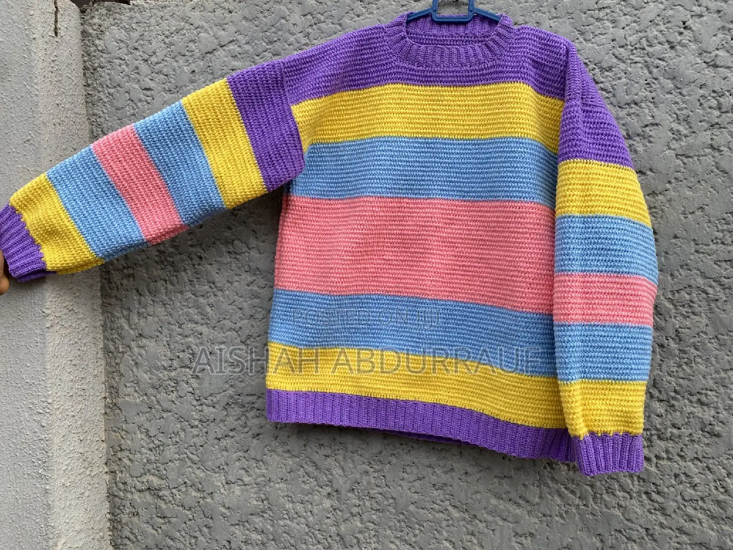 Sweatshirt