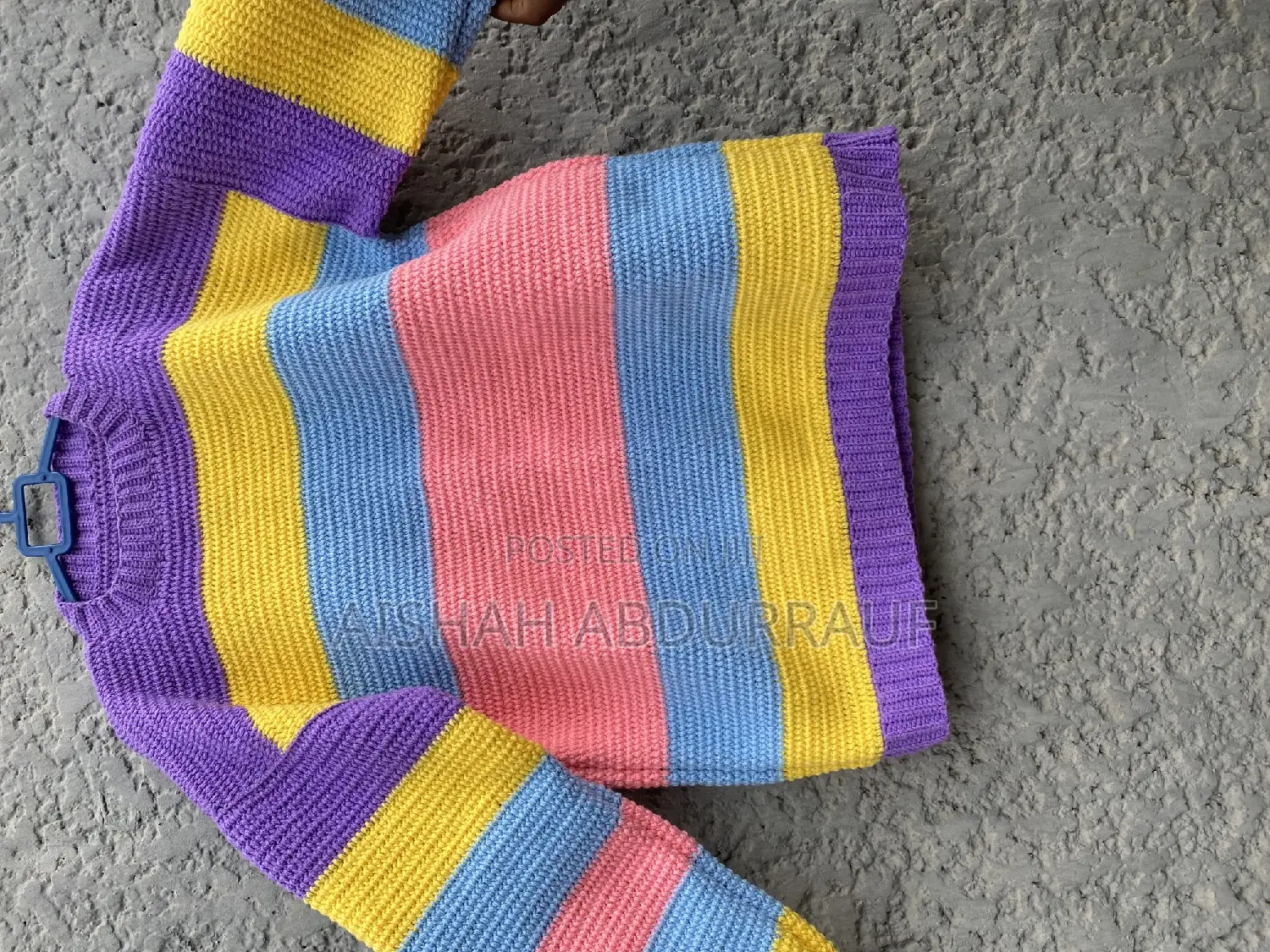 Sweatshirt