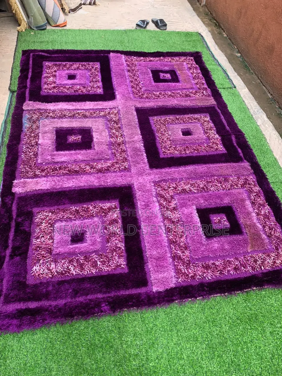 Thick Modern Turkish Shaggy Centre Rug