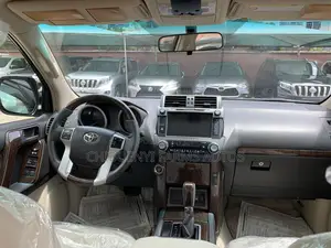 Toyota Land Cruiser Prado SV Premium 2015 Red