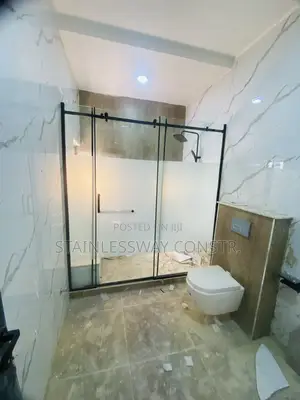Shower Cubicle Elvis