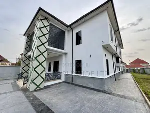4bdrm Duplex in Idu Industrial for sale
