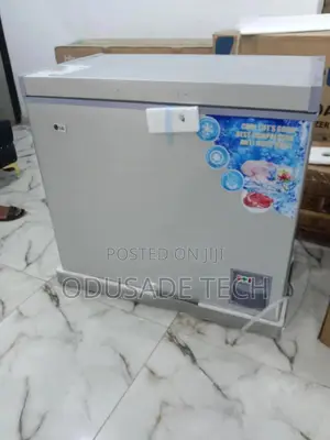 CLG 320 200l Energy Regulating Chest Freezer