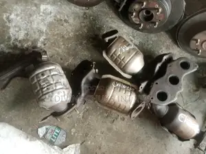 Catalyst for 2.7 Camry V6 and Avalon 2008 and Lexus ES 350.