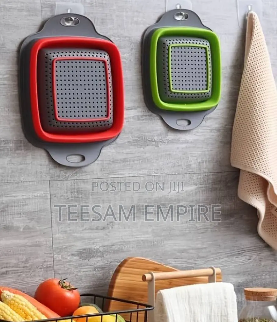 Silicone Collapsible Sieve.
