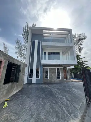 5bdrm Townhouse/Terrace in Phase 1, Lekki for sale