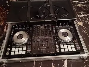 Stage Light, DJ Services and Audio Equipment Rentals